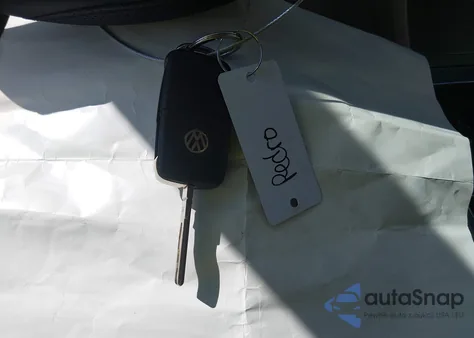 2014 Volkswagen Passat 1.8T Se z USA, uszkodzony, nr VIN 1VWBS7A37EC058114